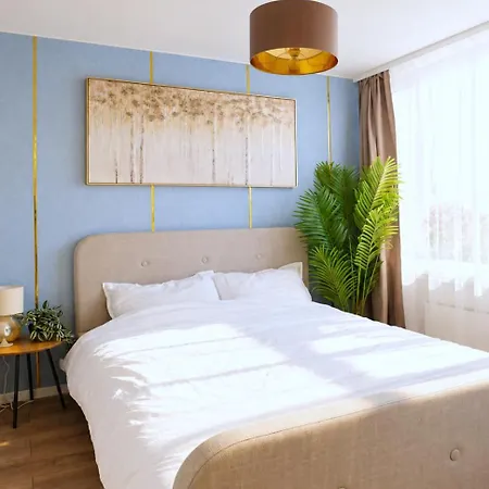 Appartement Cofy - Old Town, Quiet Area, Air-conditioning, Free Parking, 24-7 Express Check-in-out, Close To Parks, Everything Need For Living Pärnu