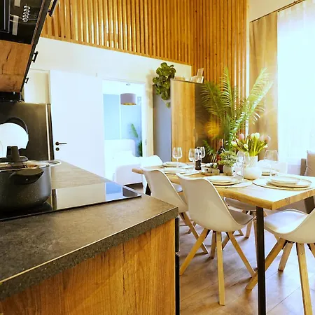 Cofy - Old Town, Quiet Area, Air-conditioning, Free Parking, 24-7 Express Check-in-out, Close To Parks, Everything Need For Living * Pärnu