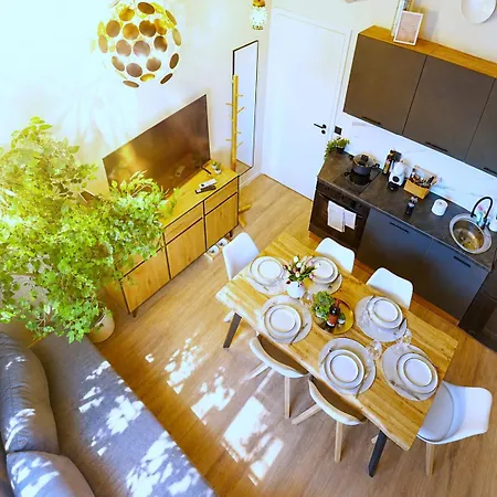 Appartement Cofy - Old Town, Quiet Area, Air-conditioning, Free Parking, 24-7 Express Check-in-out, Close To Parks, Everything Need For Living *