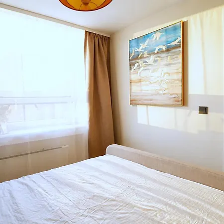 Cofy - Old Town, Quiet Area, Air-conditioning, Free Parking, 24-7 Express Check-in-out, Close To Parks, Everything Need For Living * 페르누