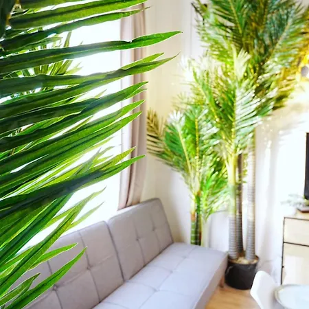 Cofy - Old Town, Quiet Area, Air-conditioning, Free Parking, 24-7 Check-in-out, Six Similar In Listing, One Optimal Up To 6 Person, Economy Max 8 Person * 페르누