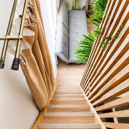 Cofy - Old Town, Quiet Area, Air-conditioning, Free Parking, 24-7 Check-in-out, Six Similar In Listing, One Optimal Up To 6 Person, Economy Max 8 Person 아파트